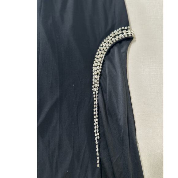 NWOT HIGH SLIT HALTER GOWN W/ RHINESTONE ACCENTS SZ 0 - Picture 5 of 8